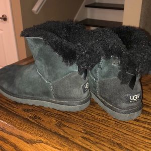 Short Black Bow UGGs